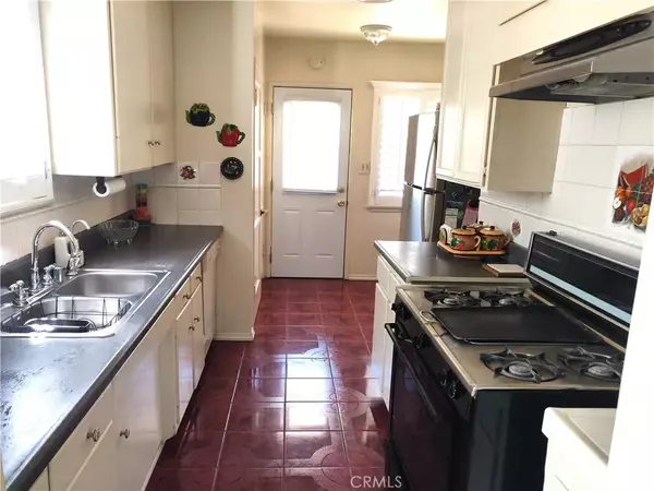 Lake Balboa, CA 91406,6501 Hayvenhurst Avenue