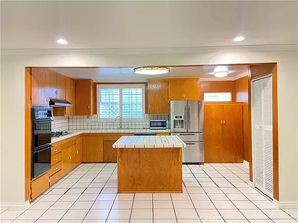 North Hills, CA 91343,16222 Plummer Street