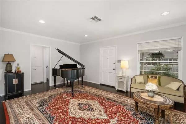 Sherman Oaks, CA 91401,5703 Ventura Canyon Avenue