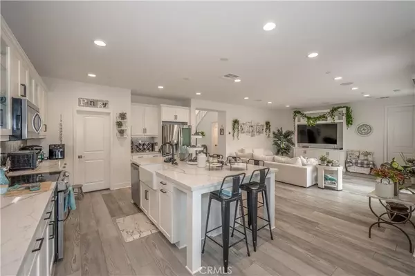 Saugus, CA 91350,17935 Spire Court