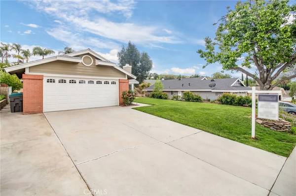 Saugus, CA 91350,27744 Sumner Avenue