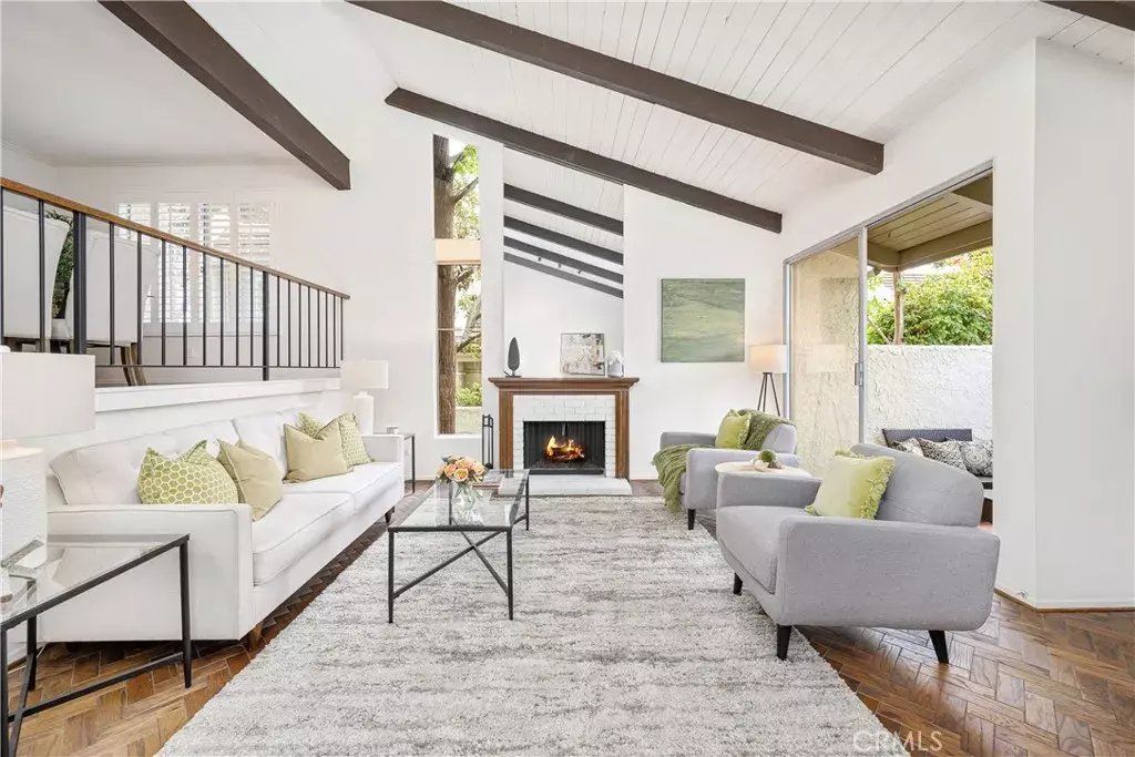 Studio City, CA 91604,11756 Moorpark Street #J