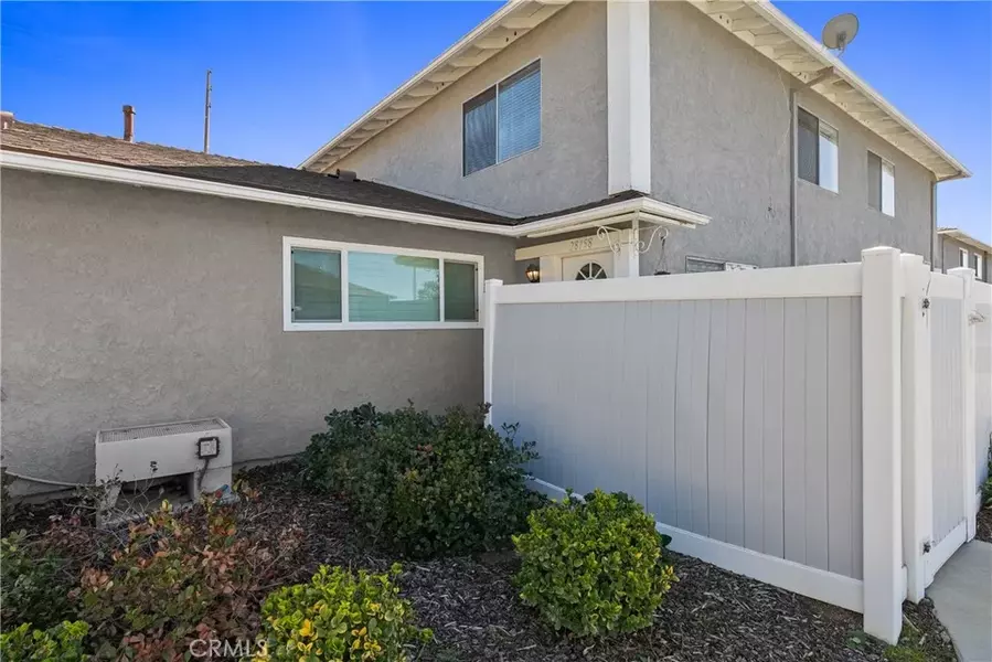 28158 Robin Avenue, Saugus, CA 91350