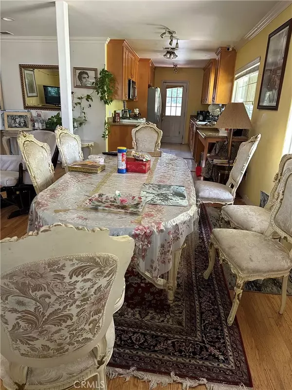 Lake Balboa, CA 91406,17214 Welby Way