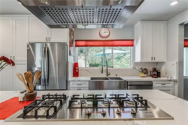 Toluca Lake, CA 91602,10457 Camarillo Street