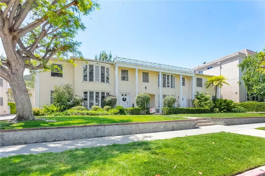 15232 Dickens Street, Sherman Oaks, CA 91403