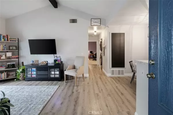 Saugus, CA 91350,27664 Haskell Canyon Road #K