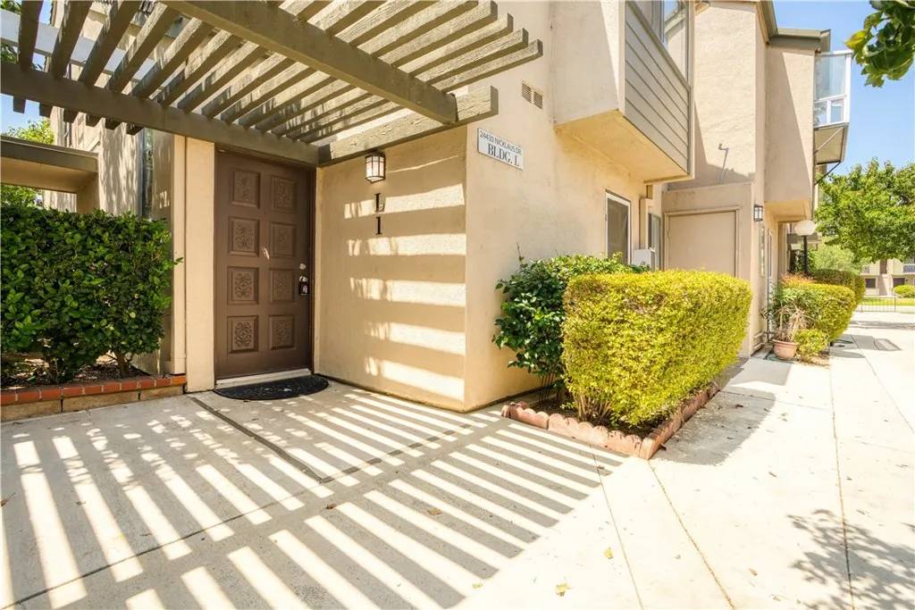 24430 Nicklaus Drive #L1, Valencia, CA 91355