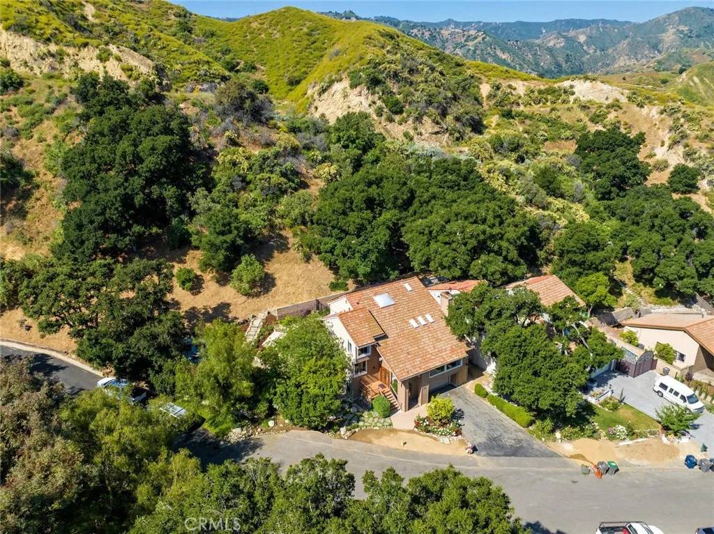 Newhall, CA 91321,23710 La Salle Canyon Road
