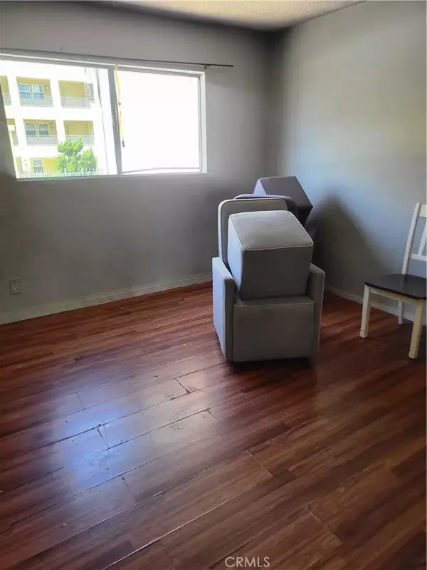 North Hills, CA 91343,15516 Nordhoff #118