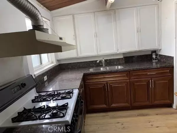 Panorama City, CA 91402,8245 Redbush Lane