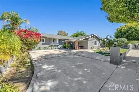 5844 Oso Avenue, Woodland Hills, CA 91367