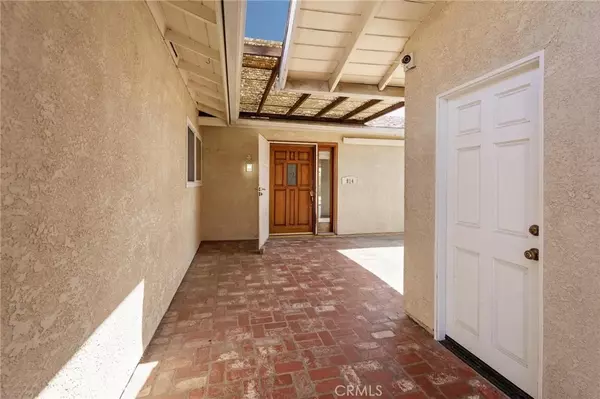Newbury Park, CA 91320,814 Verna Avenue