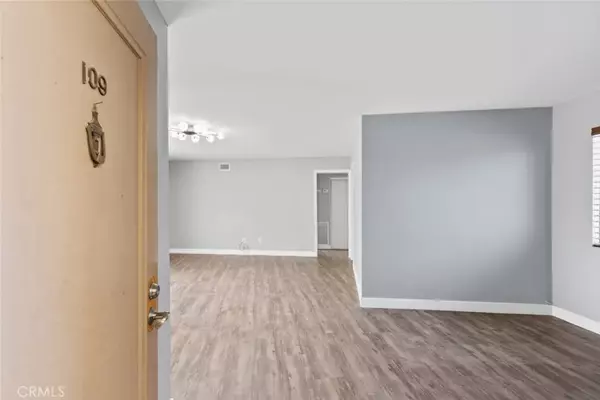 Castaic, CA 91384,31732 Ridge Route Road #109