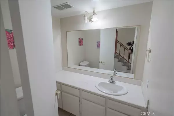 Newhall, CA 91321,25229 Avenida Dorena