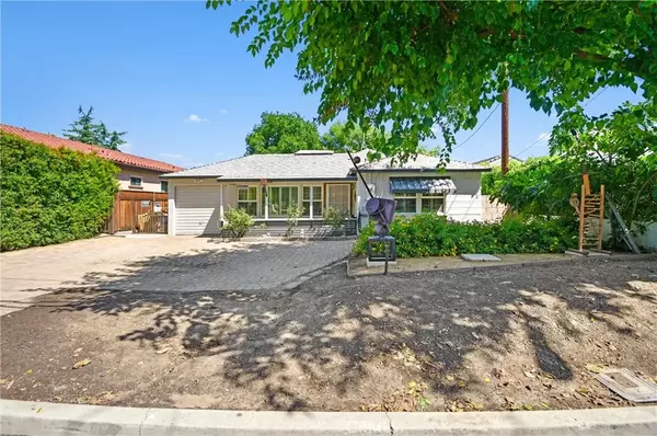 7034 Forbes Avenue, Lake Balboa, CA 91406