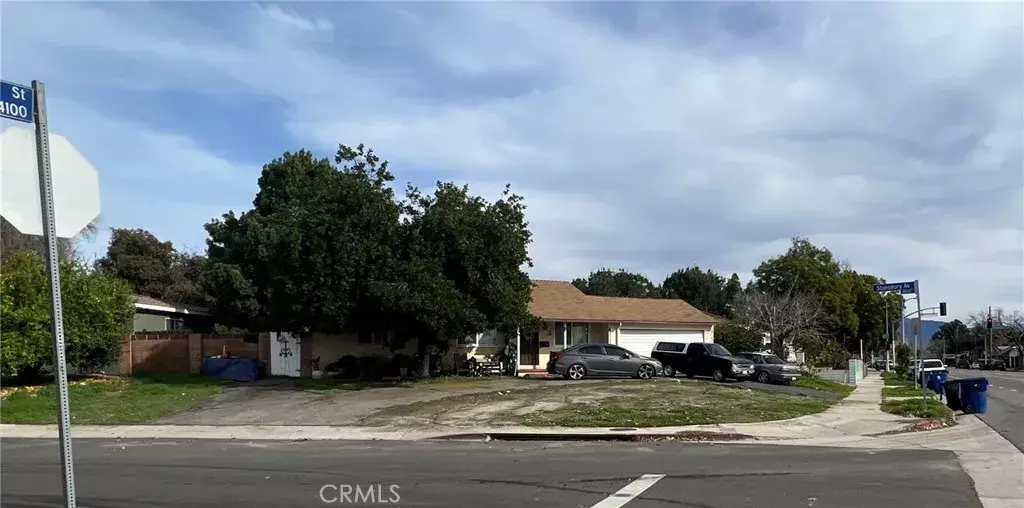 Panorama City, CA 91402,14121 Chase Street