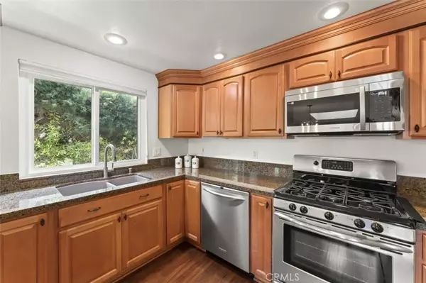 Newhall, CA 91321,19335 Oak Crossing Road