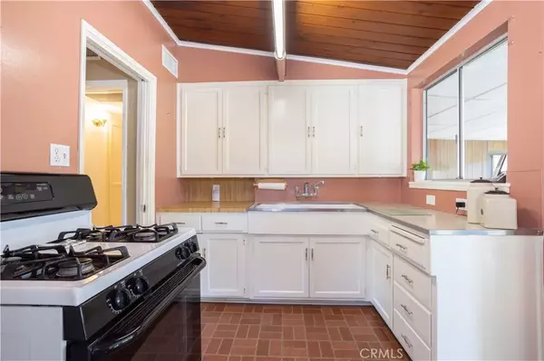 Panorama City, CA 91402,7955 Clearfield Avenue