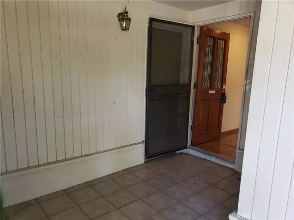 Newhall, CA 91321,26800 Oak Garden Court