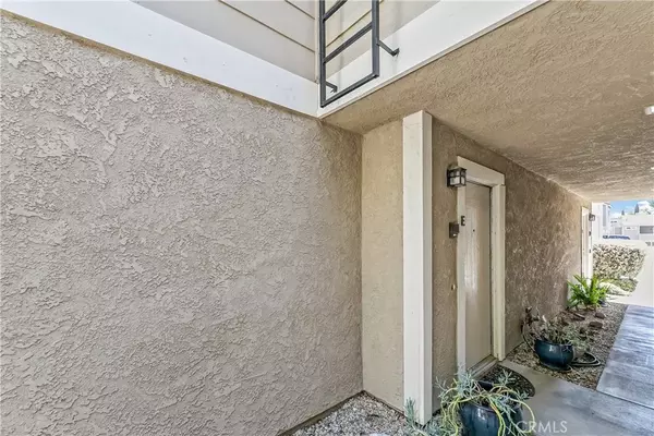 Castaic, CA 91384,31371 The Old Road #E