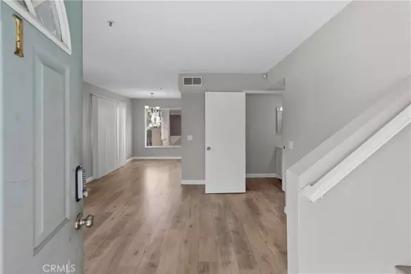 North Hills, CA 91343,8760 Burnet Avenue #1