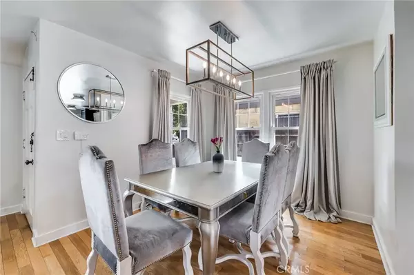 Valley Village, CA 91607,11942 Collins Street