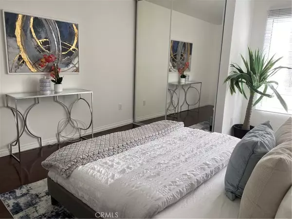 Valley Village, CA 91607,5257 Radford Avenue #205