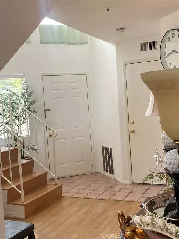 Panorama City, CA 91402,14300 Terra Bella Street #16