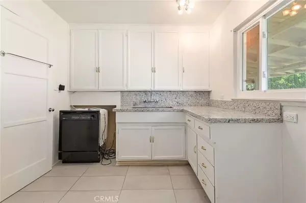 Panorama City, CA 91402,8521 Colbath Avenue