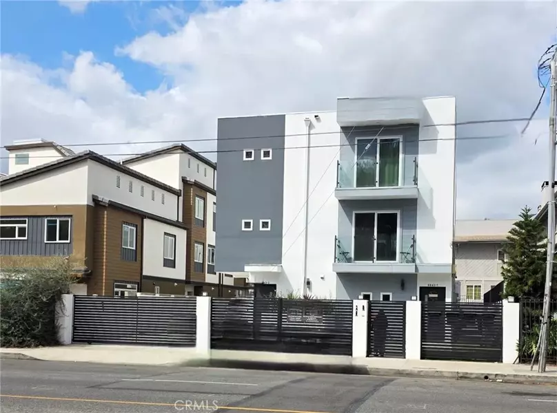 6845 Haskell Avenue, Lake Balboa, CA 91406