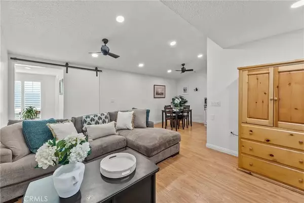 Newhall, CA 91321,19203 Avenue Of The Oaks #B