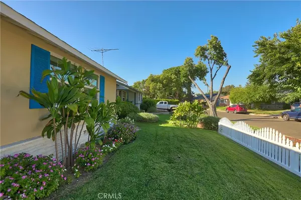 Lake Balboa, CA 91406,8101 Lesner Avenue