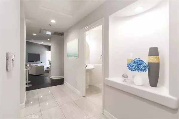 Studio City, CA 91604,4601 Coldwater Canyon Avenue #106