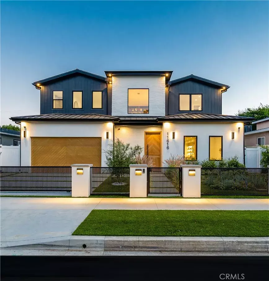 Valley Village, CA 91601,11616 Morrison Street