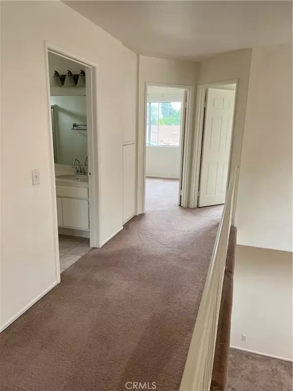 Panorama City, CA 91402,14300 Terra Bella Street #27
