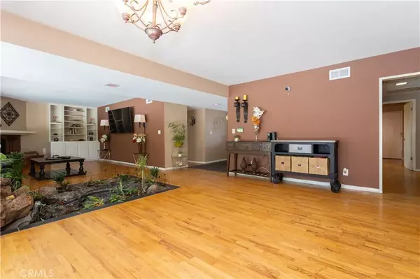 Northridge, CA 91324,8618 Shirley Avenue