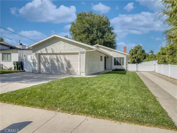 25133 De Wolfe Road, Newhall, CA 91321