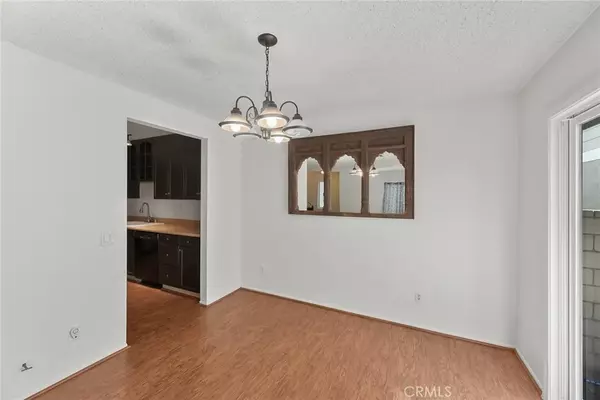 Castaic, CA 91384,31373 The Old Road #B