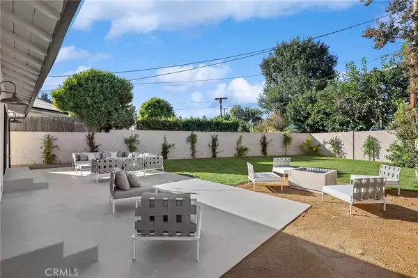 Valley Village, CA 91607,11753 Collins Street