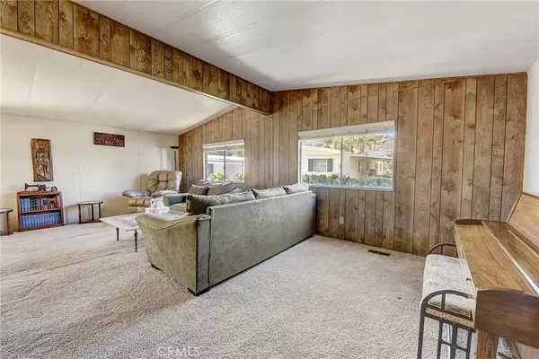 Newbury Park, CA 91320,84 La Lomita