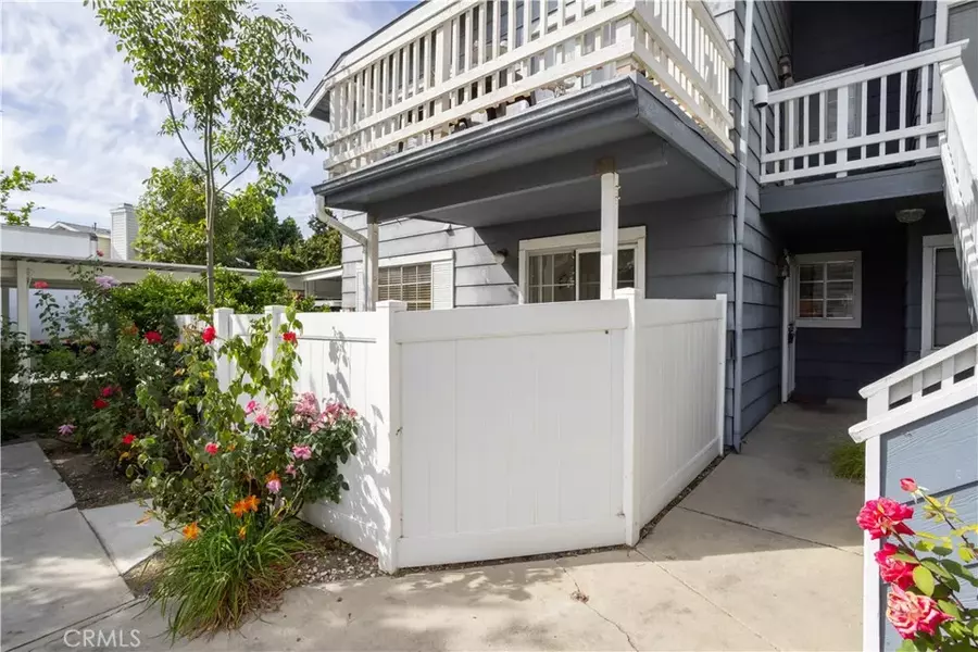 8463 De Soto Avenue #9, Canoga Park, CA 91304