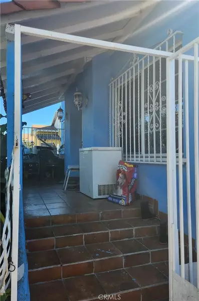 2706 Grand Avenue, Huntington Park, CA 90255