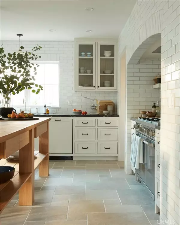 Studio City, CA 91604,4213 Kraft Avenue