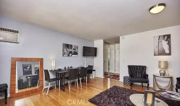 West Hollywood, CA 90069,960 Larrabee Street #219