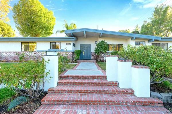 Woodland Hills, CA 91367,23558 Burbank Boulevard