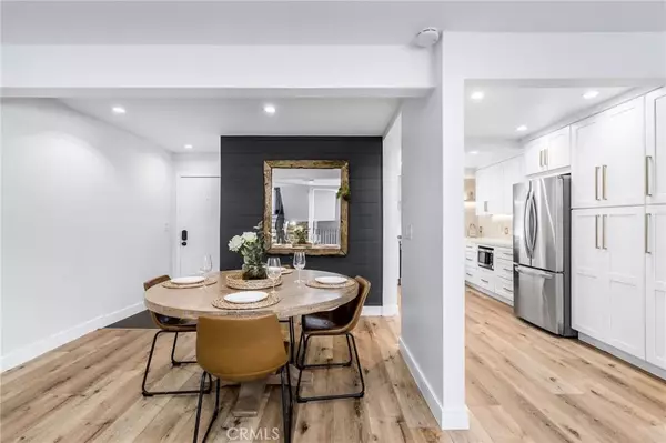 Valley Village, CA 91607,11912 Riverside Drive #2