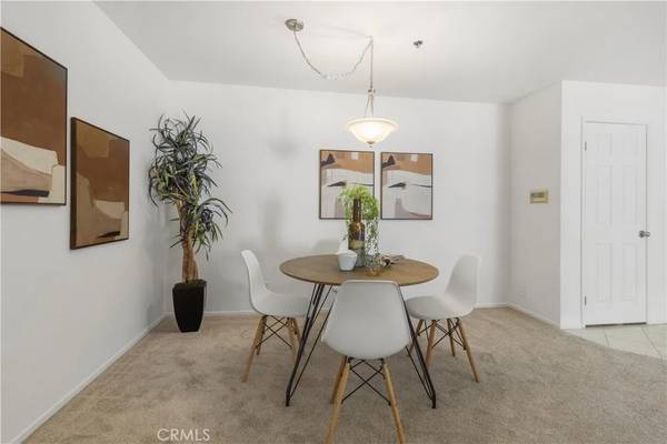 Oak Park, CA 91377,653 Oak Run Trail #303