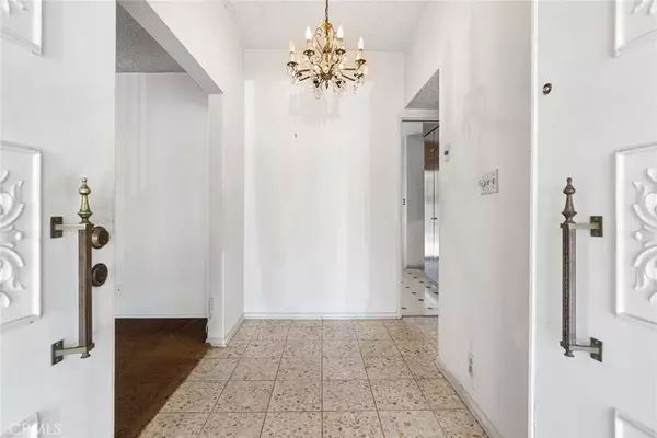 Valley Village, CA 91607,12440 Addison Street