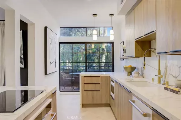 Beverly Hills, CA 90211,200 N Swall Drive #357